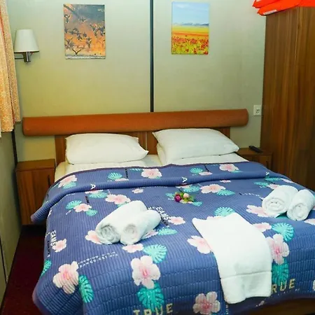 Botel Diana Cruises *