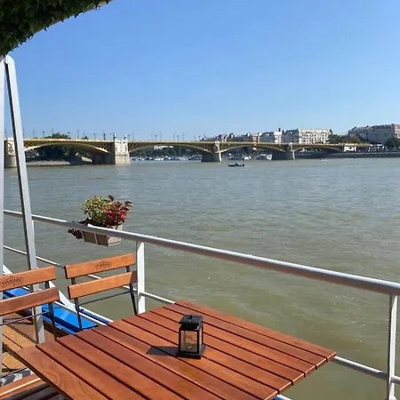 Diana Cruises Botel *